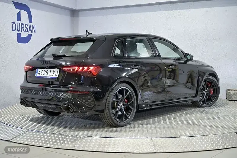 Usado Audi RS3 Sportback 400 CV (294 kW) 2022 Negro Utilitario