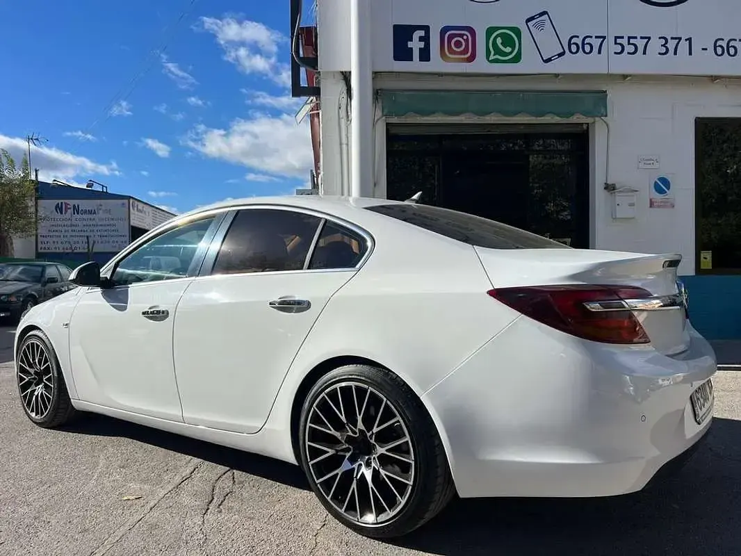 Usado Opel Insignia Excellence 140 CV (102 kW) 2014 Blanco Berlina