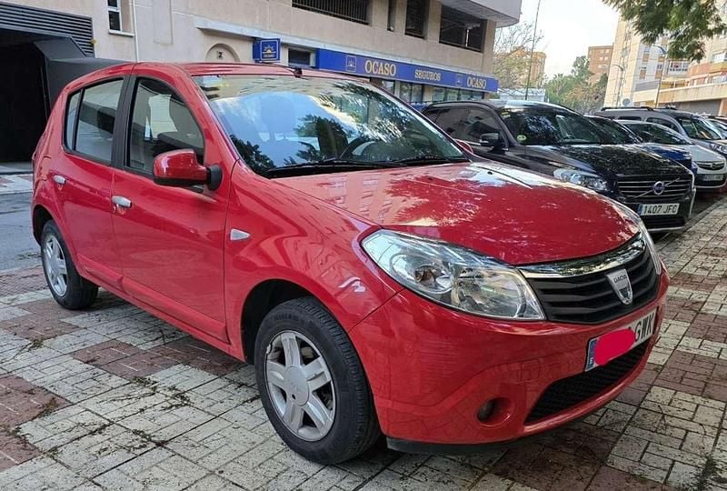 Usado Dacia Sandero Lauréate 75 CV (55 kW) 2010 Utilitario
