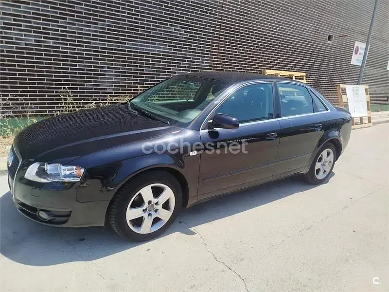 Usado Audi A4 140 CV (102 kW) 2007 Negro Berlina