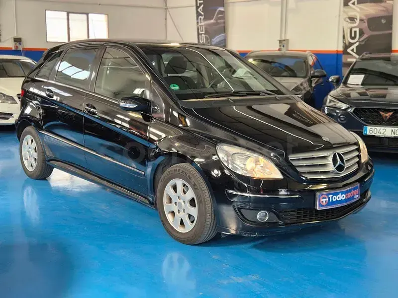 Usado Mercedes B150 95 CV (69 kW) 2006 Negro Monovolumen