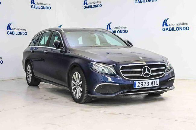 Usado Mercedes E220 194 CV (142 kW) 2020 Azul Familiar