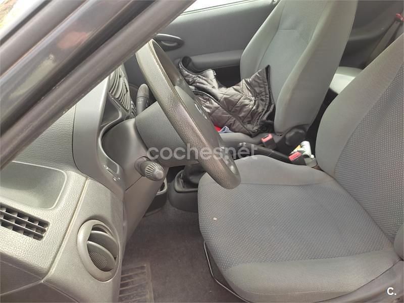 Usado Fiat Punto Active 60 CV (44 kW) 2005 Gris / plata Utilitario