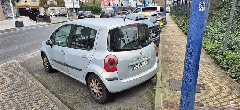 Usado Renault Modus Dynamique 98 CV (72 kW) 2005 Gris / plata Monovolumen