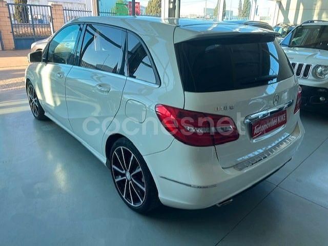 Usado Mercedes B180 Executive 109 CV (80 kW) 2013 Blanco Monovolumen