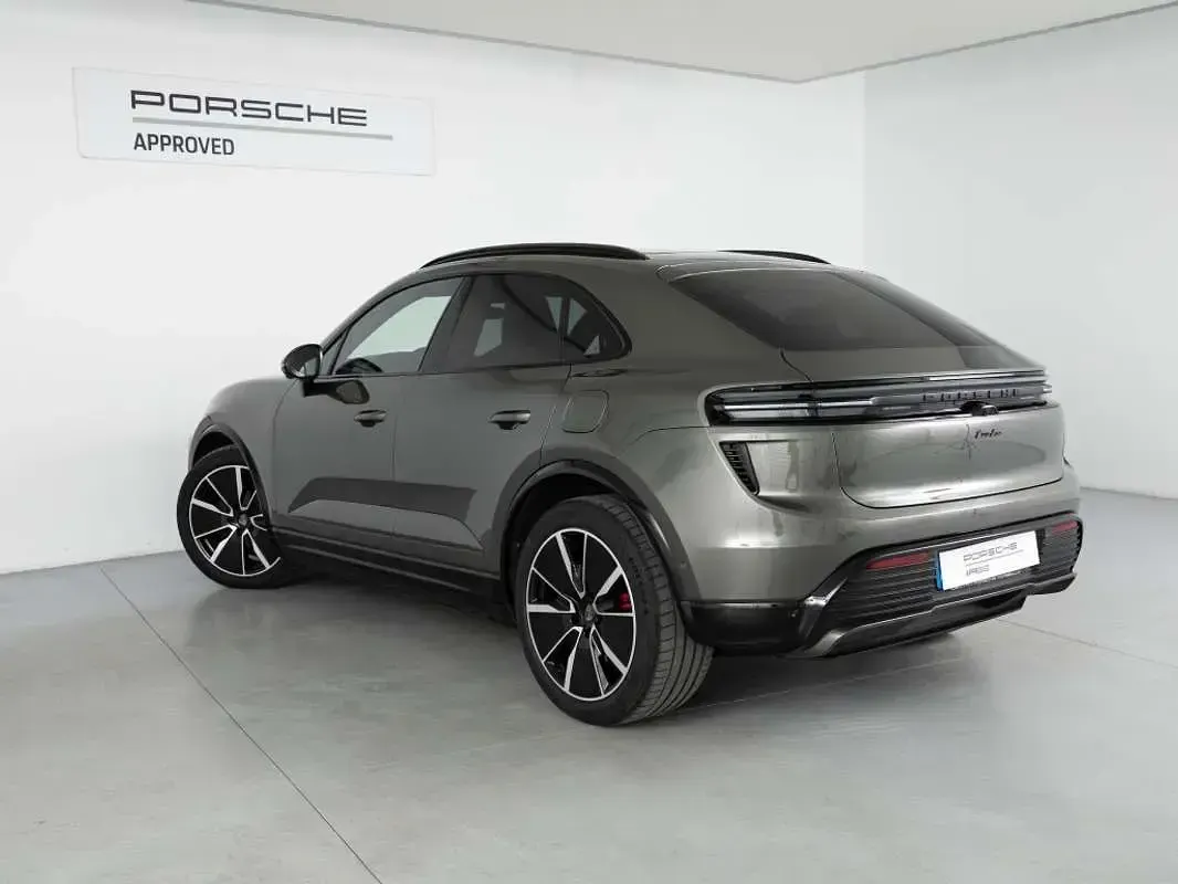 Usado Porsche Macan Turbo 469 kW (639 CV) 2024 Verde SUV