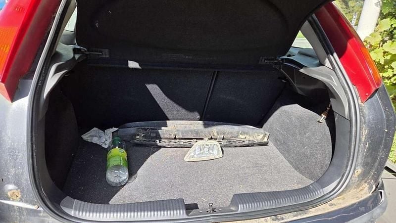 Usado Ford Focus Trend 101 CV (74 kW) 2002 Azul Utilitario