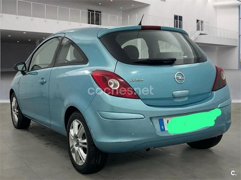 Usado Opel Corsa Essentia 85 CV (62 kW) 2011 Azul Utilitario