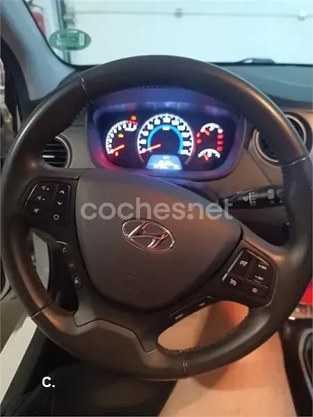 Usado Hyundai i10 Style 87 CV (63 kW) 2015 Blanco Utilitario