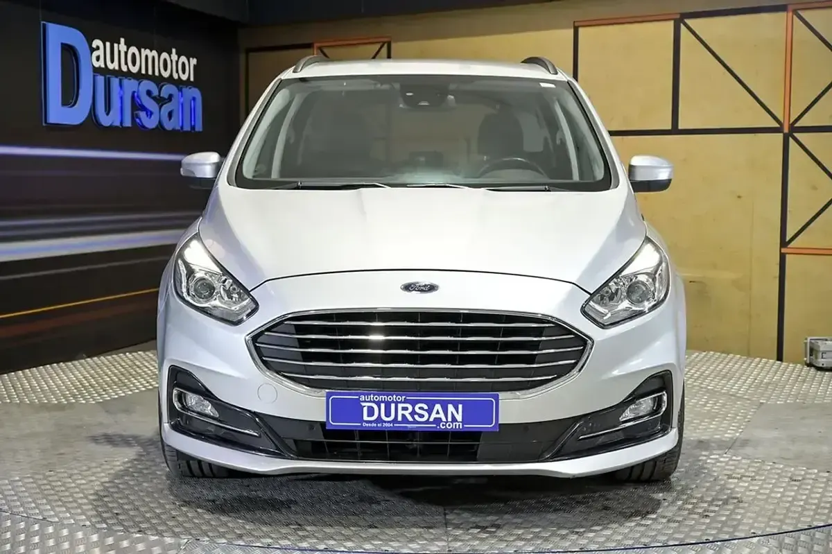 Usado Ford Galaxy Titanium 151 CV (111 kW) 2022 Gris / plata Monovolumen