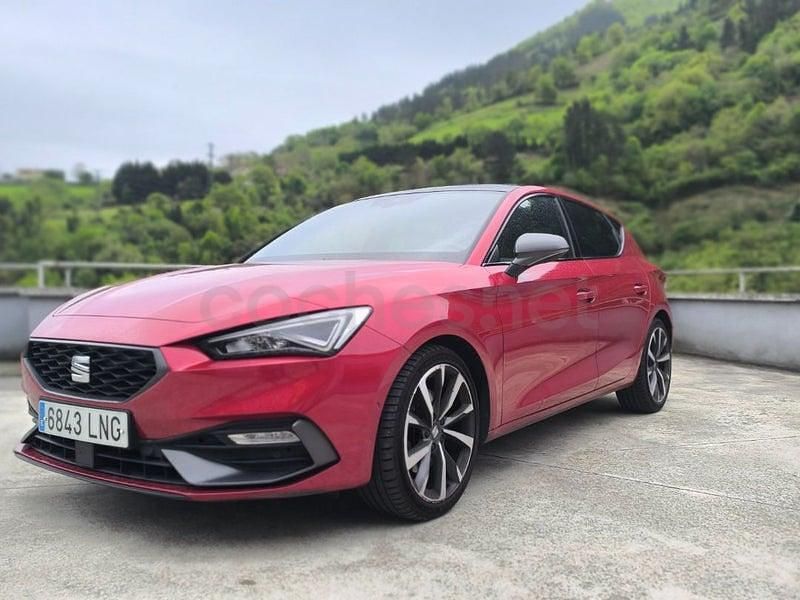 Usado Seat Leon FR 150 CV (110 kW) 2021 Rojo Berlina