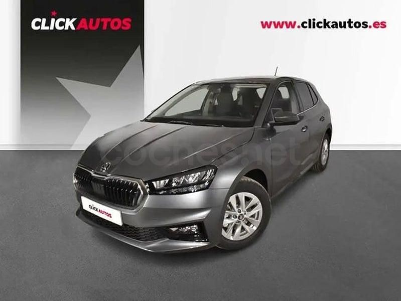 Usado Skoda Fabia Selection 115 CV (84 kW) 2025 Gris / plata Utilitario