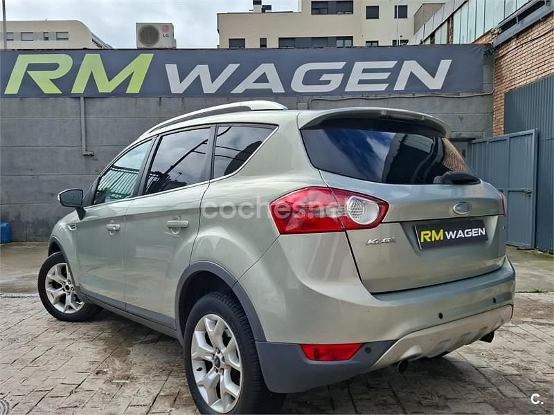 Usado Ford Kuga Trend 140 CV (102 kW) 2009 Gris / plata SUV