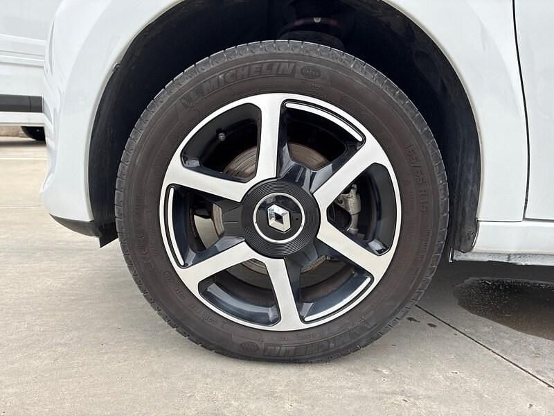 Usado Renault Twingo Zen 90 CV (66 kW) 2019 Blanco Utilitario
