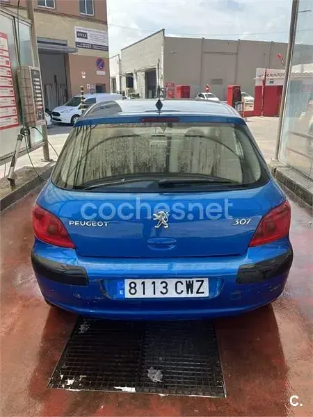 Usado Peugeot 307 90 CV (66 kW) 2004 Azul Berlina