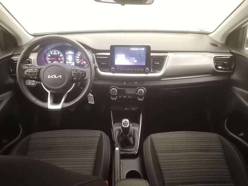 Usado Kia Stonic 101 CV (74 kW) 2024 Blanco SUV