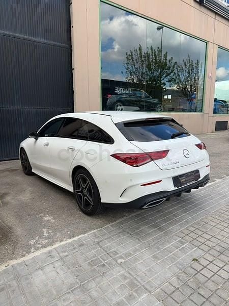 Usado Mercedes CLA200 Shooting Brake 150 CV (110 kW) 2023 Blanco Familiar