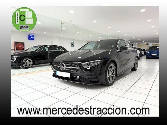 Usado Mercedes A180 116 CV (85 kW) 2025 Negro Berlina