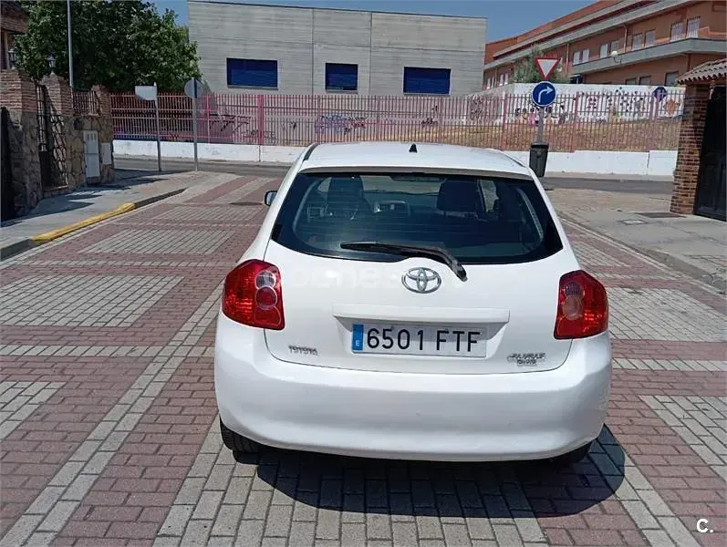 Usado Toyota Auris Luna 126 CV (92 kW) 2007 Blanco Utilitario
