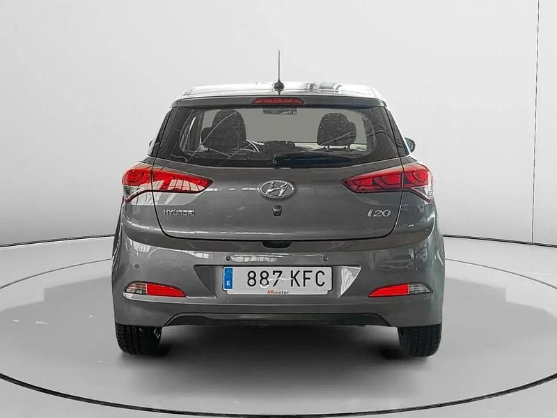 Begagnad Hyundai i20 84 HK (61 kW) 2017 Grå Sedan