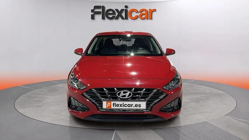 Usado Hyundai i30 120 CV (88 kW) 2024 Rojo Berlina