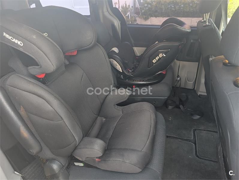 Usado Chrysler Grand Voyager Limited 163 CV (119 kW) 2010 Negro Monovolumen