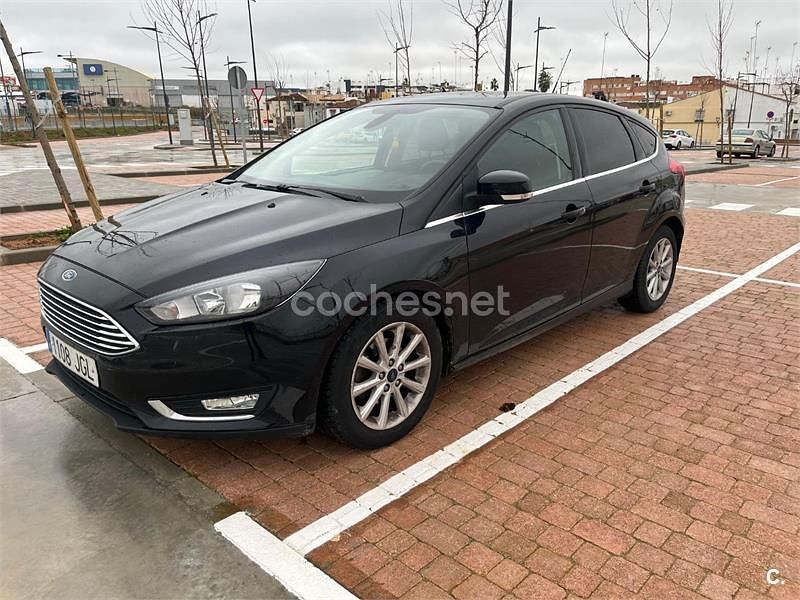 Usado Ford Focus Sport 120 CV (88 kW) 2015 Negro Berlina