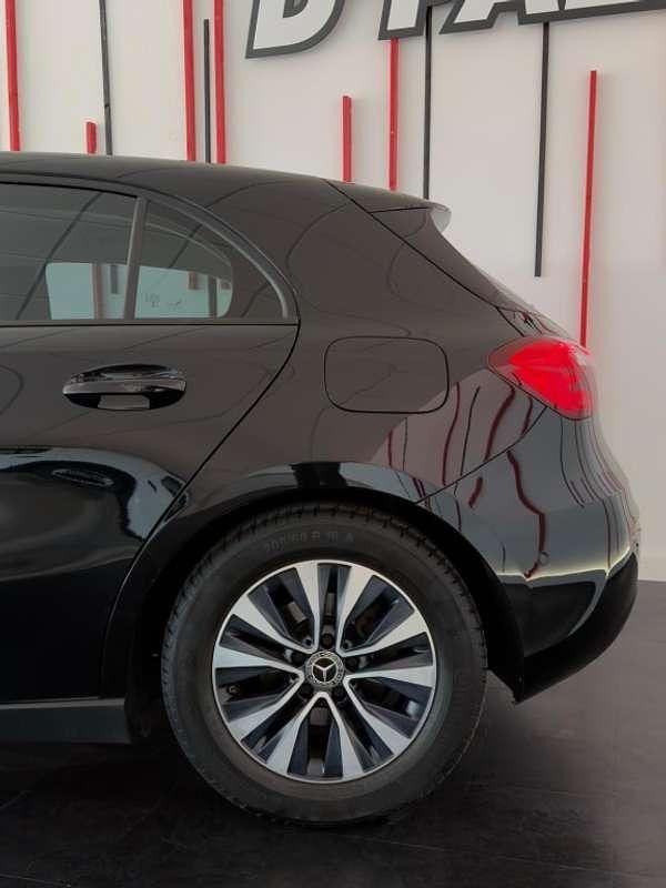 Usado Mercedes A180 116 CV (85 kW) 2021 Negro Utilitario