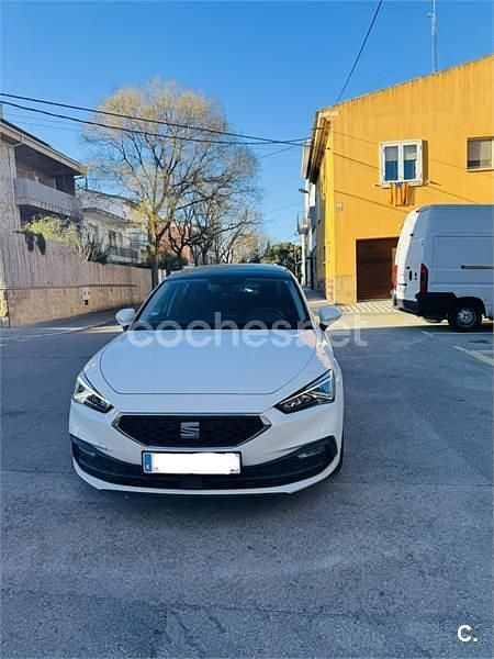 Usado Seat Leon Style 150 CV (110 kW) 2021 Blanco Berlina