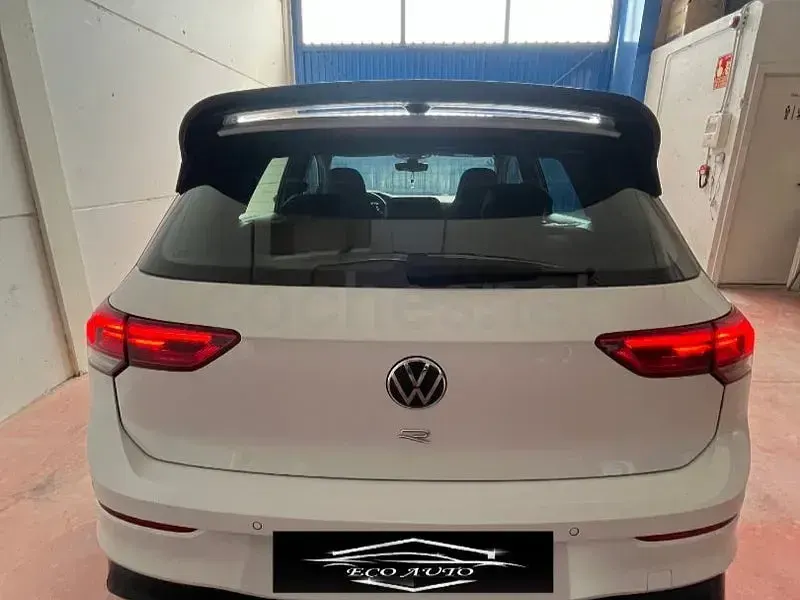 Usado VW Golf VIII R 320 CV (235 kW) 2023 Blanco Berlina