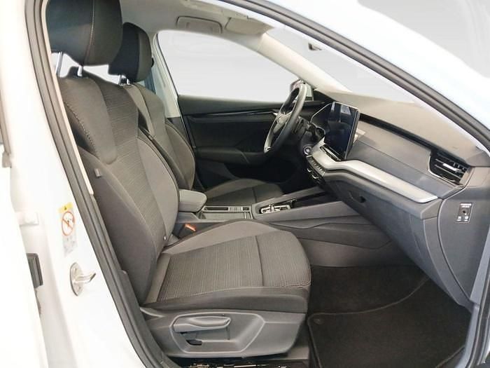 Usado Skoda Octavia Selection 150 CV (110 kW) 2025 Blanco