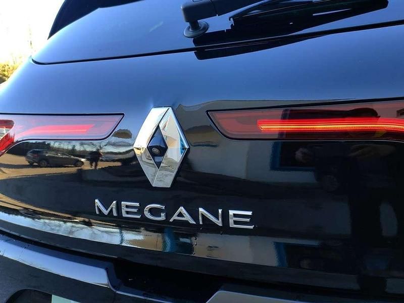 Usado Renault Mégane IV LIMITED 101 CV (74 kW) 2018 Negro Utilitario