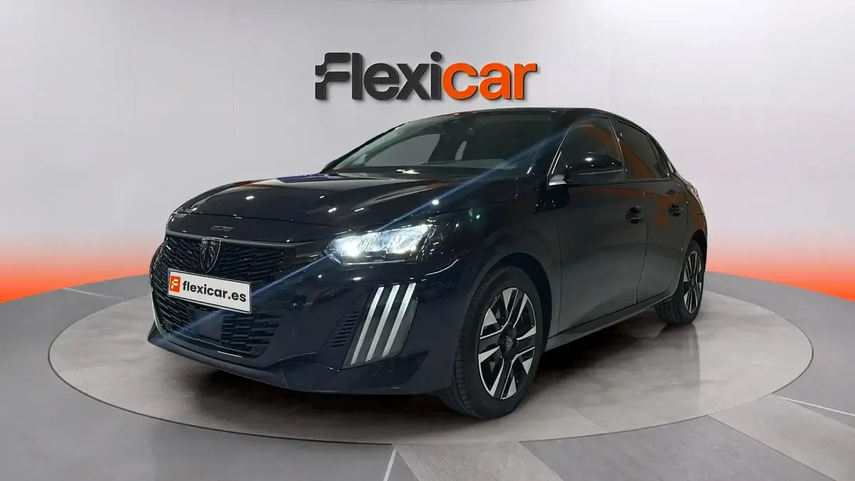 Usado Peugeot 208 Allure 101 CV (74 kW) 2025 Negro Utilitario