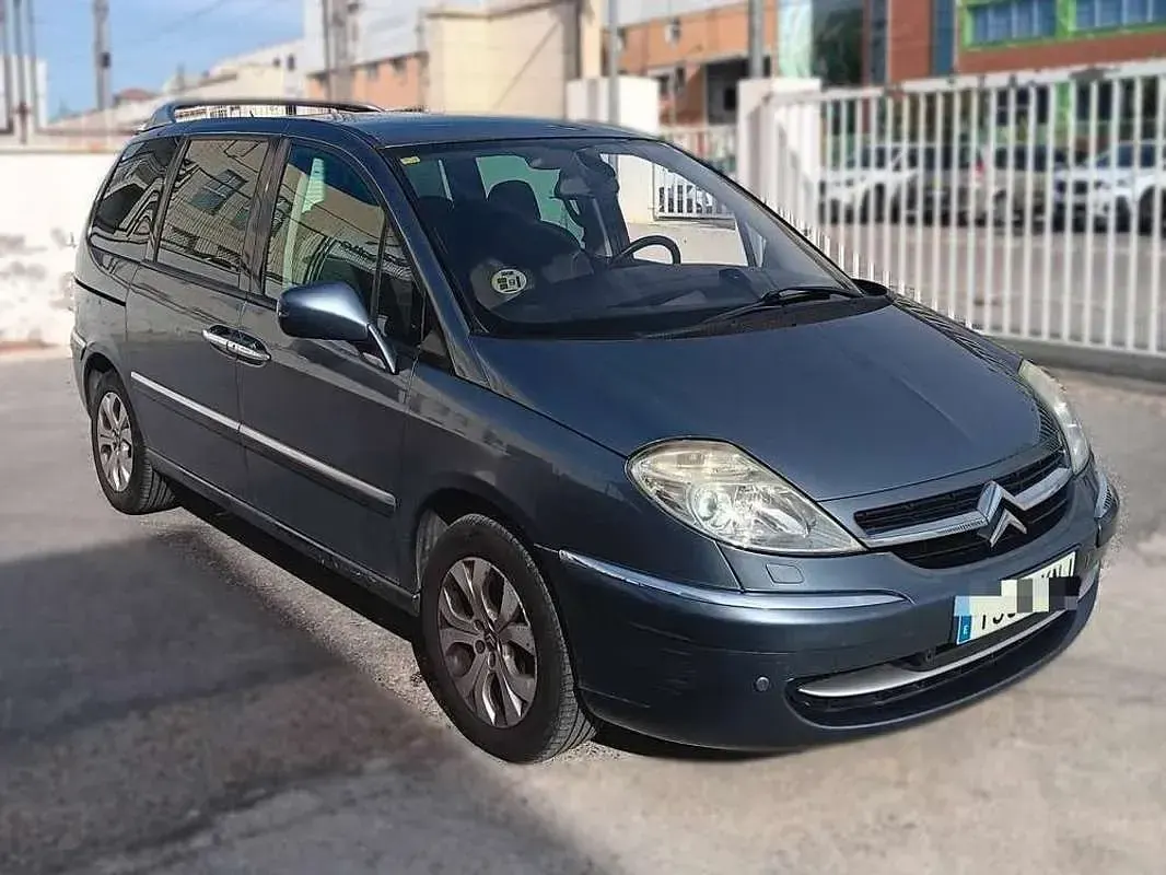 Usado Citroën C8 Exclusive 131 CV (96 kW) 2010 Gris Monovolumen
