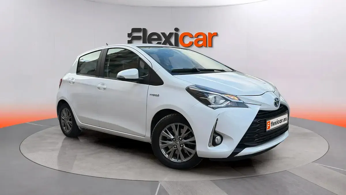 Usado Toyota Yaris Hybrid Active 100 CV (73 kW) 2018 Berlina
