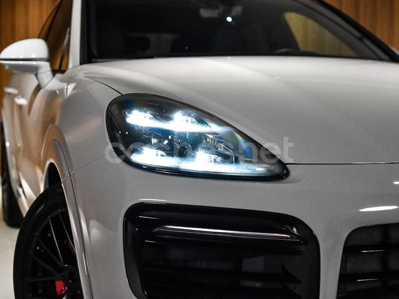 Usado Porsche Cayenne 460 CV (338 kW) 2021 Gris / plata SUV