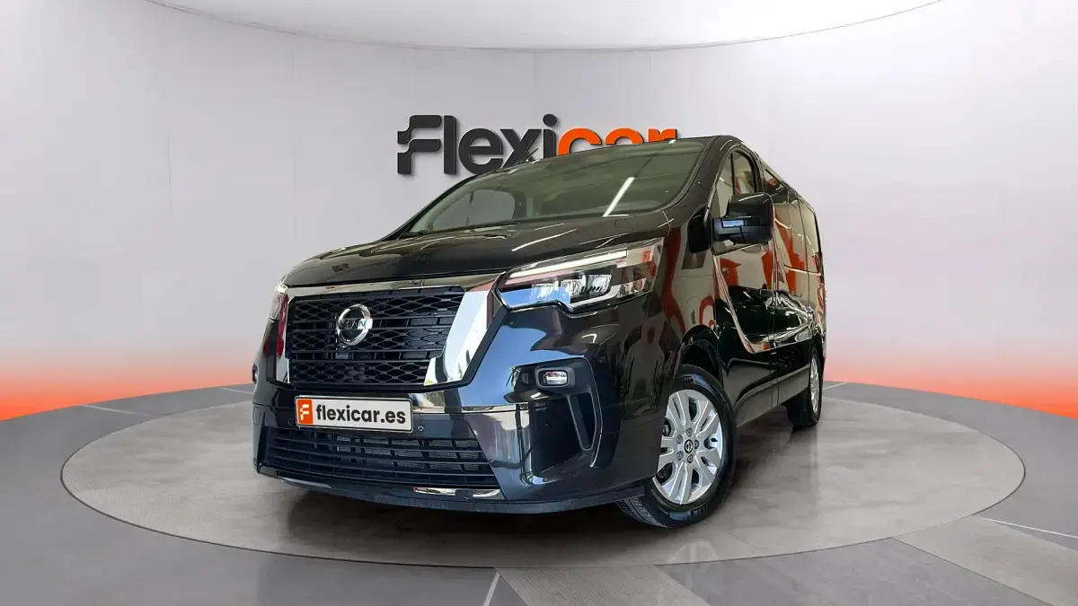 Usado Nissan Primastar N-Connecta 110 CV (80 kW) 2023 Negro Monovolumen