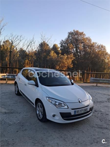 Blanco Usado 2009 Renault Mégane III Dynamique Berlina | 6000 € (Precio justo) - Imagen 1/4