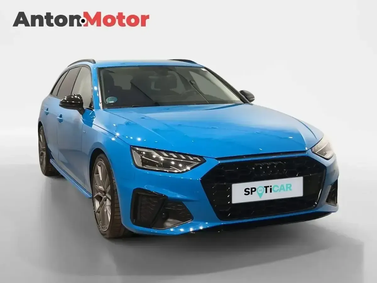 Usado Audi A4 163 CV (119 kW) 2022 Azul Familiar