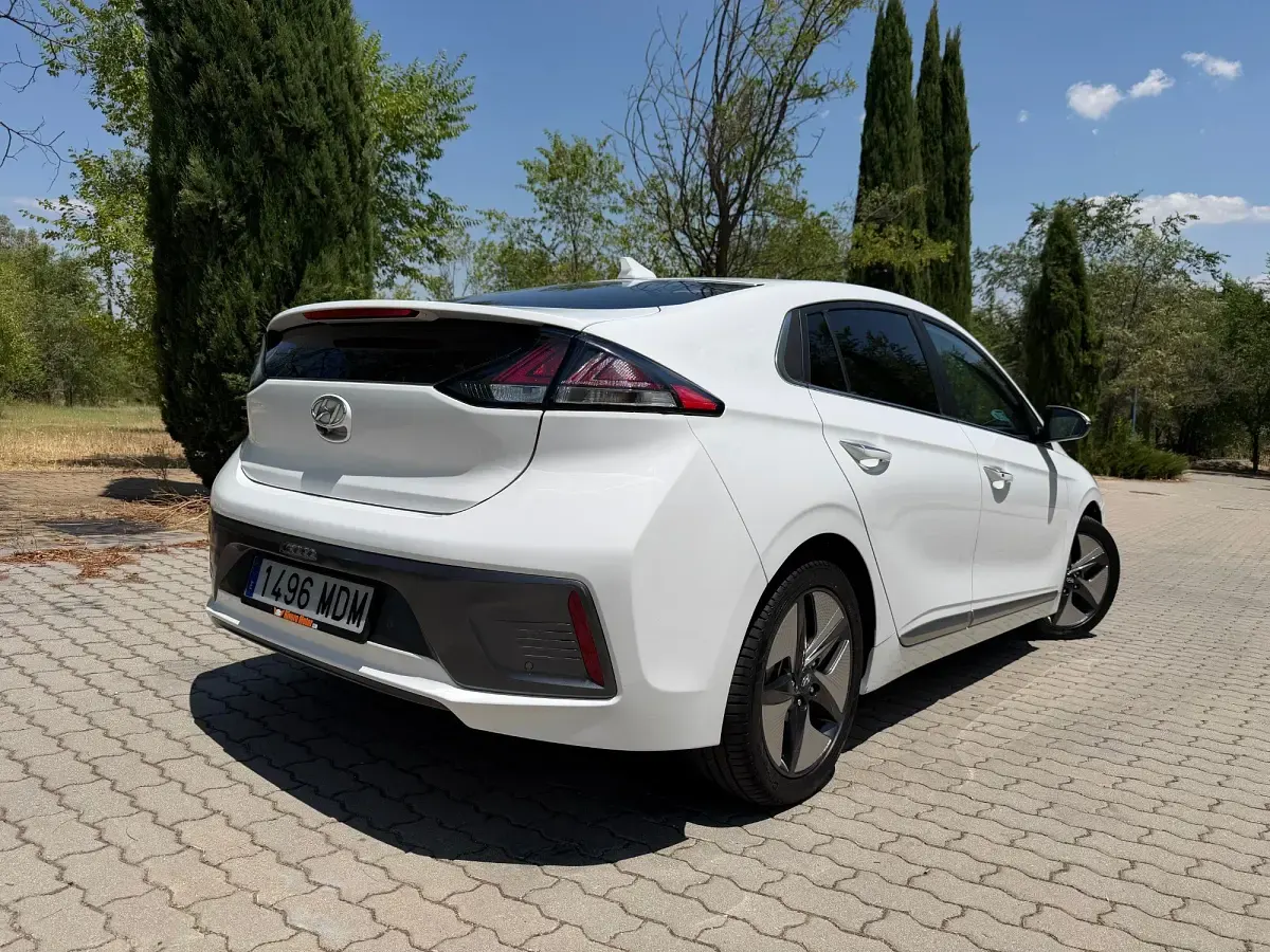 Usado Hyundai Ioniq 141 CV (103 kW) 2023 Blanco Utilitario
