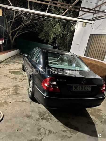 Usado Mercedes E320 Avantgarde 224 CV (164 kW) 2003 Azul Berlina