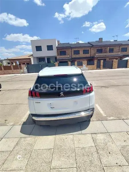 Usado Peugeot 3008 Allure 130 CV (95 kW) 2018 Blanco SUV
