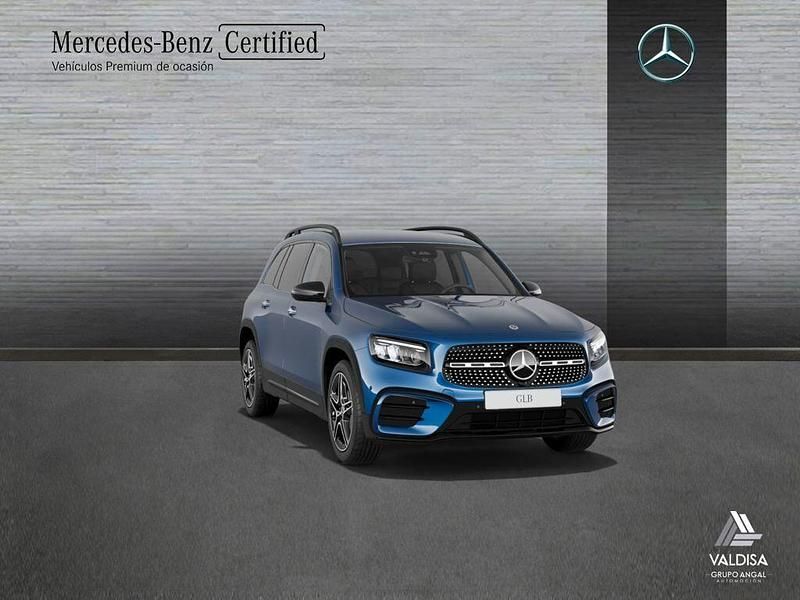 Usado Mercedes GLB200 AMG line 150 CV (110 kW) 2025 Azul SUV