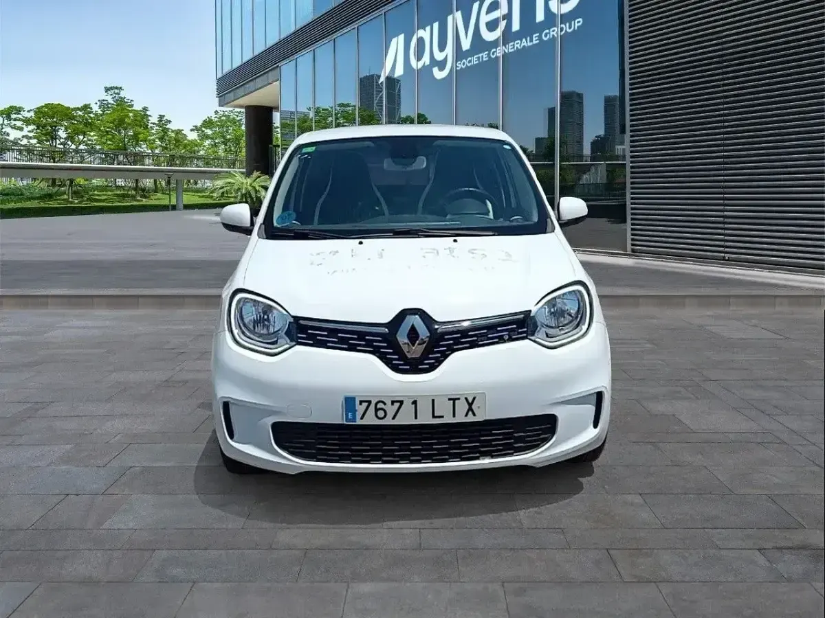 Usado Renault Twingo Zen 60 kW (82 CV) 2021 Blanco Utilitario