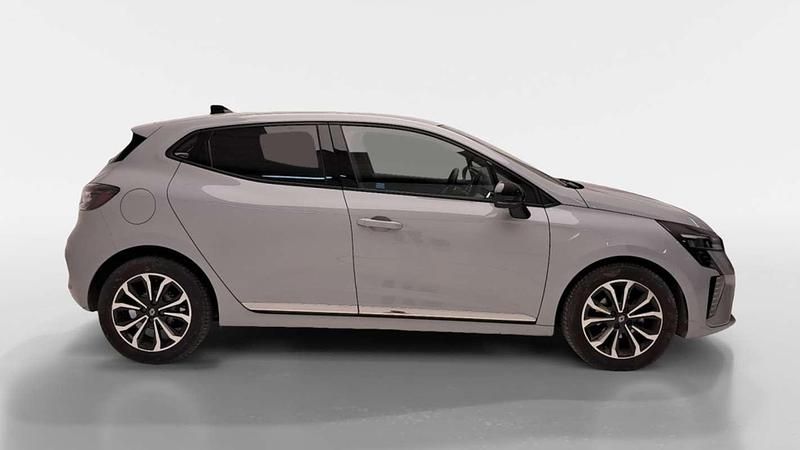 Usado Renault Clio V Techno 90 CV (66 kW) 2025 Gris Berlina