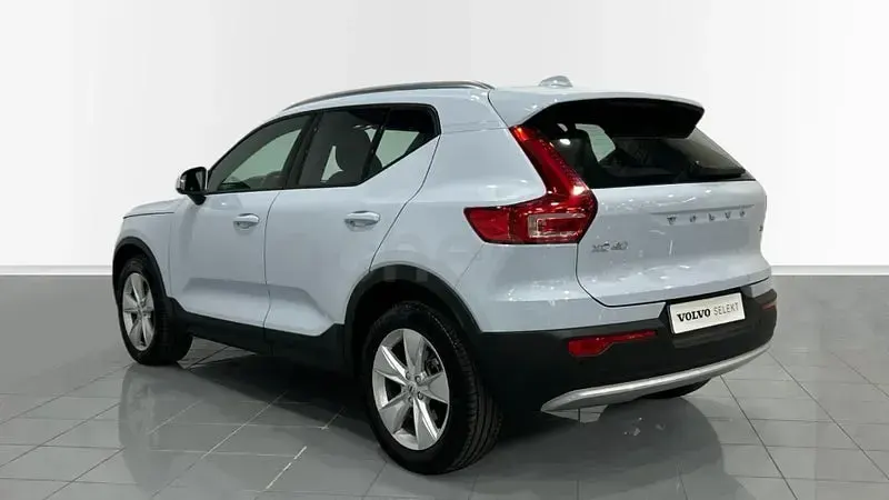 Usado Volvo XC40 Core 163 CV (119 kW) 2025 Azul SUV