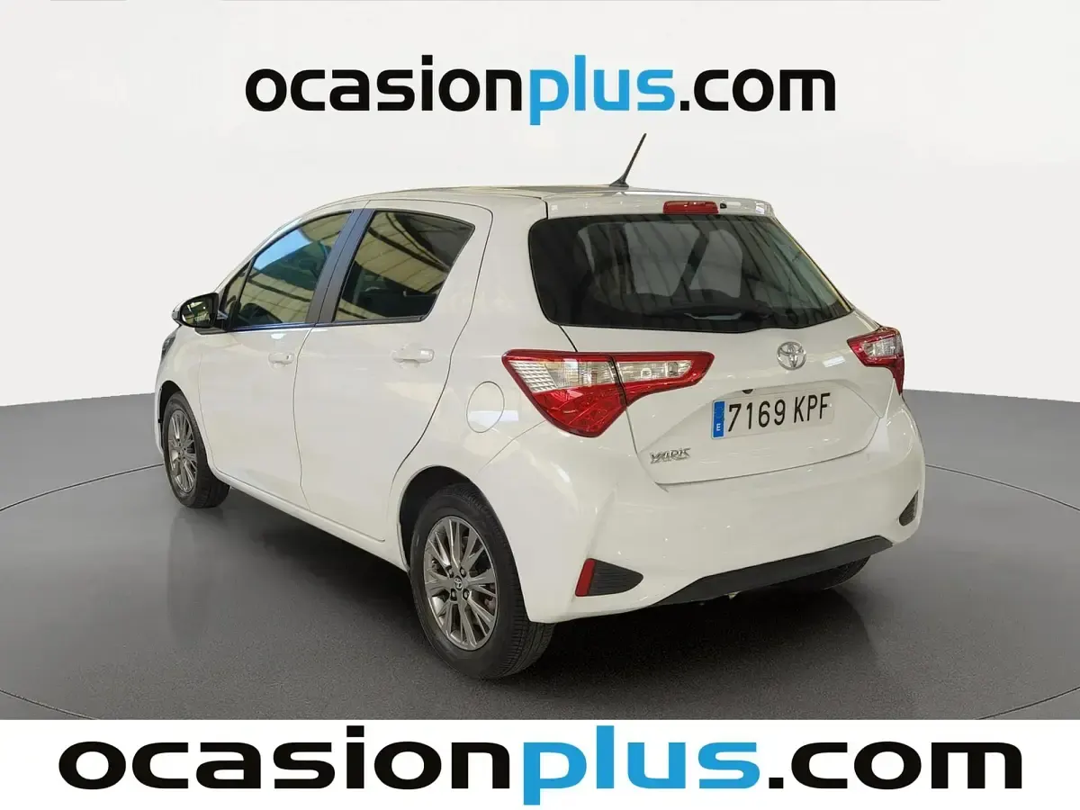 Usado Toyota Yaris Active 111 CV (81 kW) 2018 Blanco Utilitario