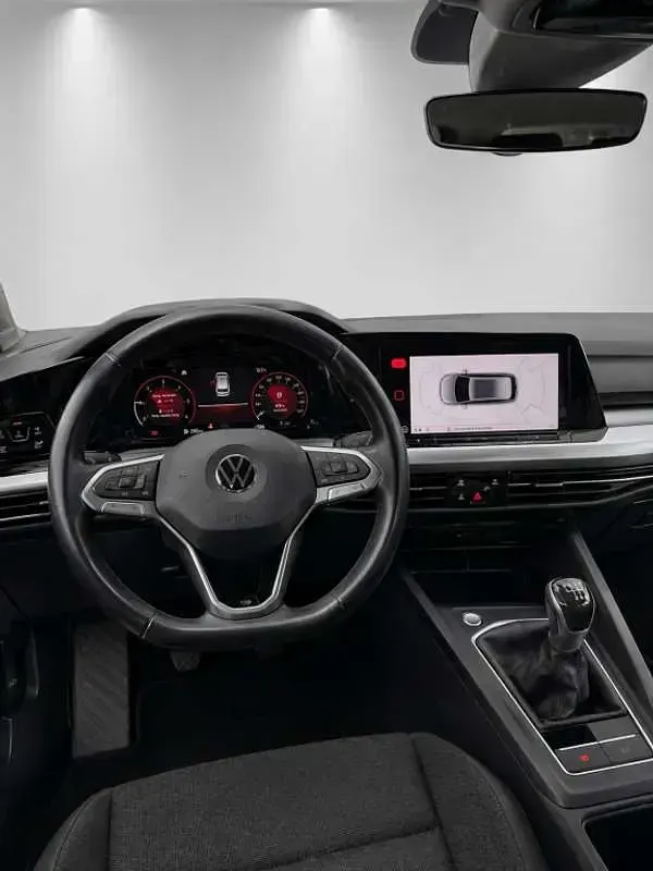 Usado VW Golf VIII Life 116 CV (85 kW) 2021 Gris Familiar