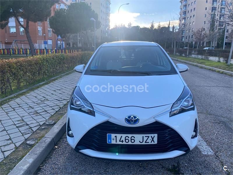 Blanco Usado 2017 Toyota Yaris Hybrid Active Berlina | 14.000 € (Un poco caro) - Imagen 1/4