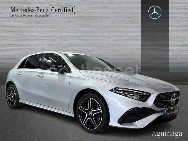 Gris / plata Usado 2023 Mercedes A250 Berlina | 39.890 € - Imagen 1/4